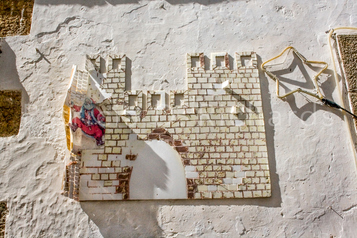 santa on the castle wall