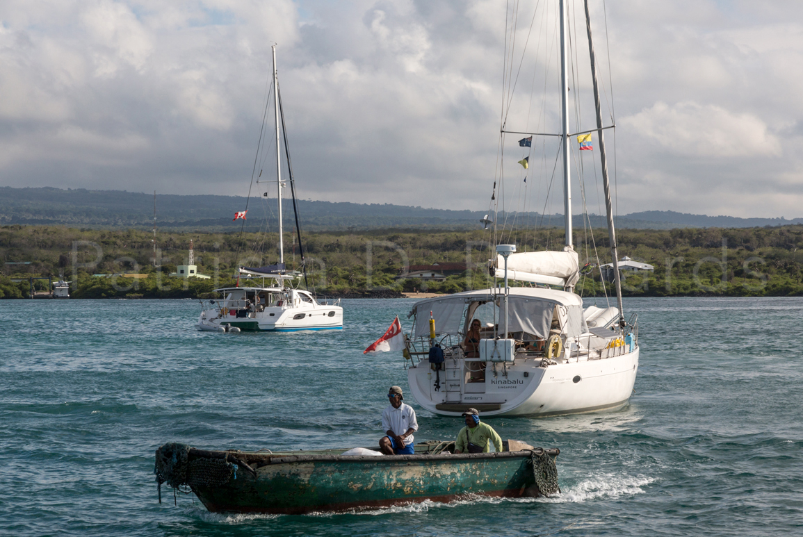 supply boat galapagos